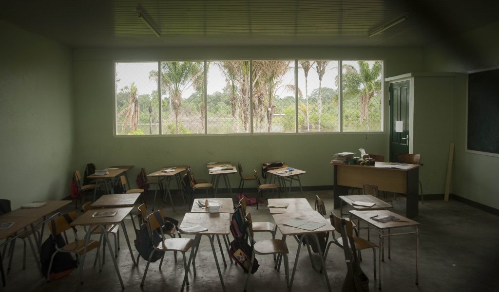Suriname, Anaula, leeg schoollokaal in Marron dorp. Naamsvermelding verplicht: © Gisbertz & Herstein/hh